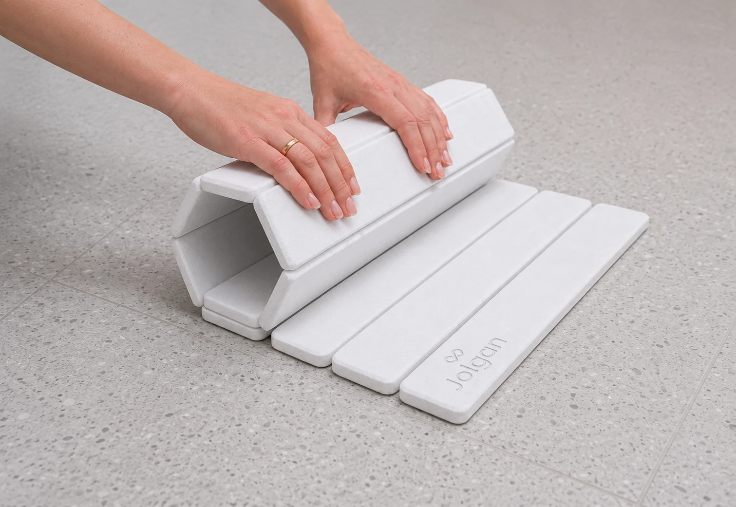 Alfombra de baño plegable JOLGAN, producto real